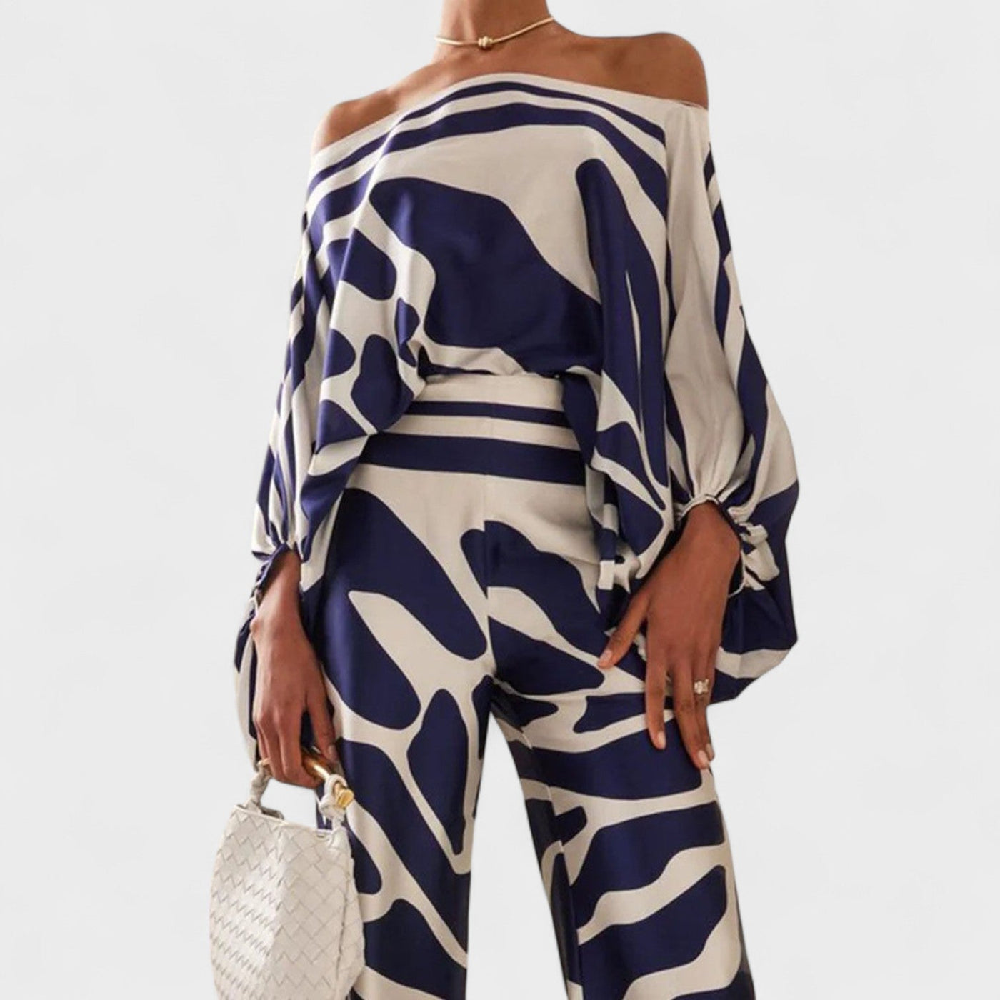 Luisa | Bold waves set